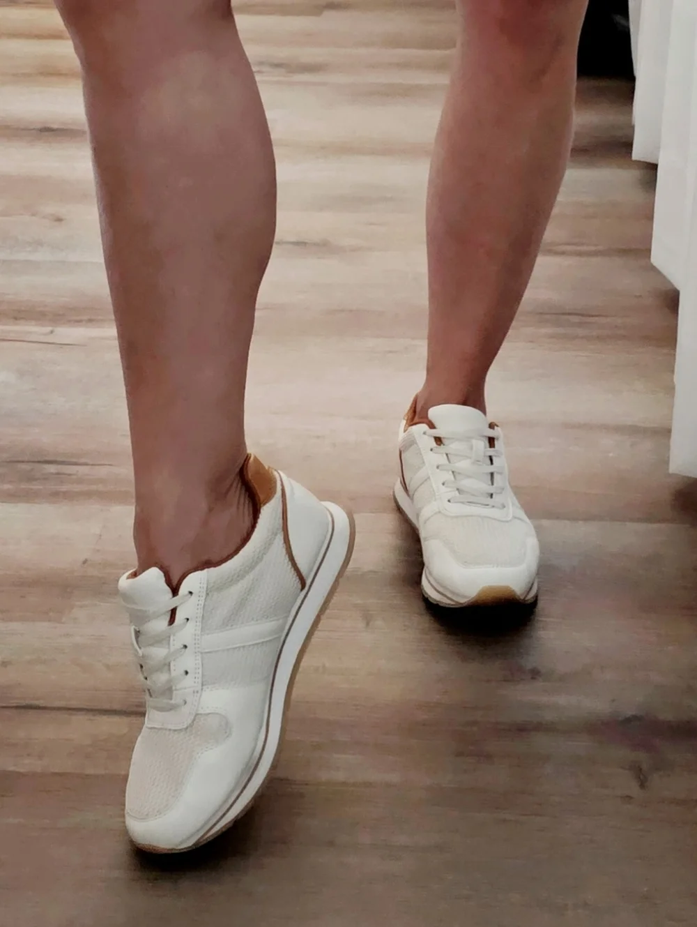 Banana Republic Retro Style Sneakers Cream Brown Lace Up Athletic Athleisure 7 - Picture 15 of 15